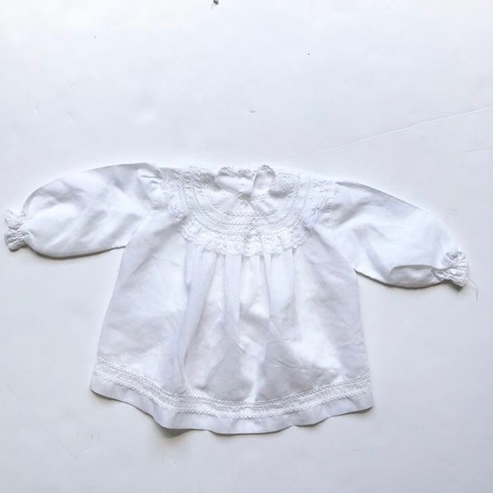 Vintage semi sheer lace collar top looks 12-18m